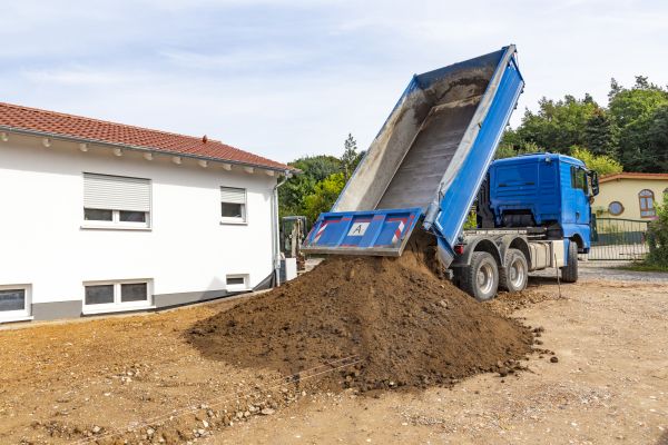 Garden Dirt Delivery in Oconomowoc